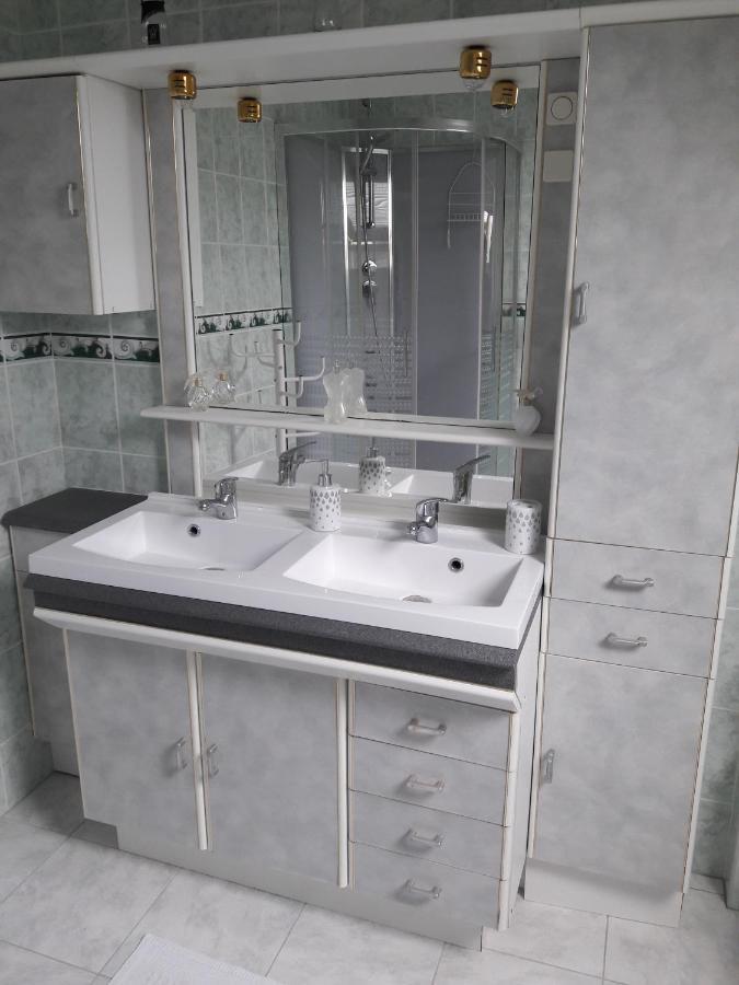 Chambres D'Hotes Regine La Gouesnière Esterno foto